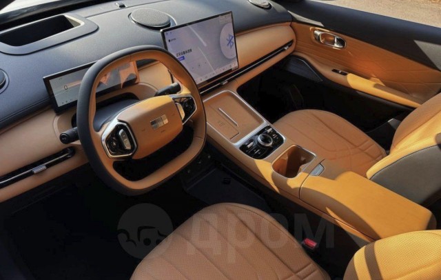 5-метровый Nissan c холодильником