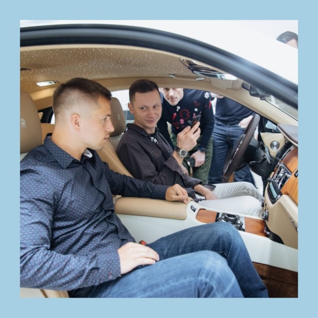 Купи квартиру за 2,6 млрд и получи Rolls‑Royce в подарок