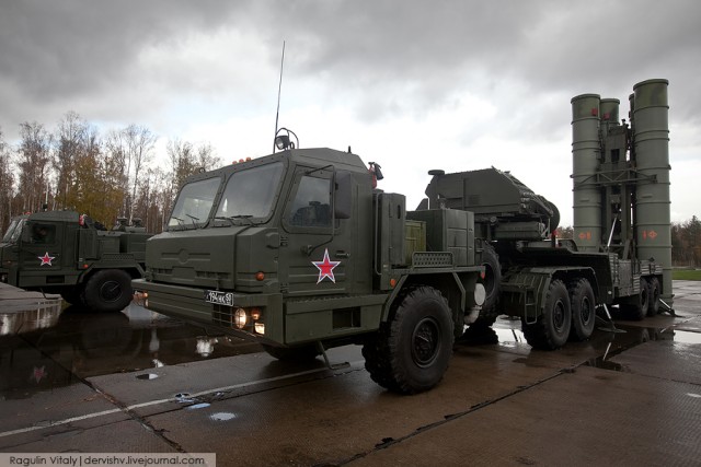 Зенитно-ракетная система С-400 "Триумф"