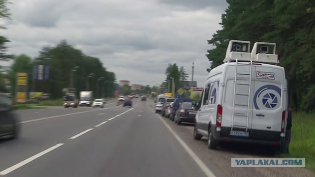 Выстрел в себя: как автовладельцы борются с передвижными камерами ГИБДД