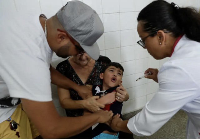 Руководству фармрегулятора Бразилии угрожают расправой из-за вакцин от ковида для детей