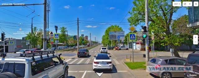 В Краснодаре водитель легковушки пролетел несколько метров над дорогой