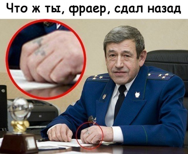 Молодую девушку уволили через 30 минут после приема на работу ее мечты из-за татуировок