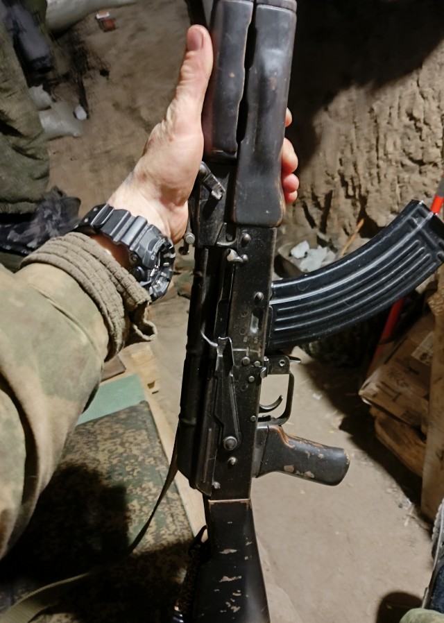 Сегодня в офисах и конторах поздравляли