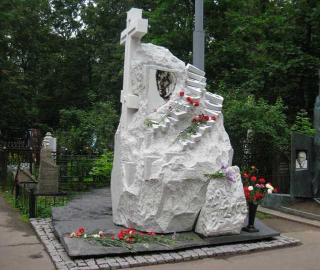 29 мая 1953 года родился Александр Абдулов