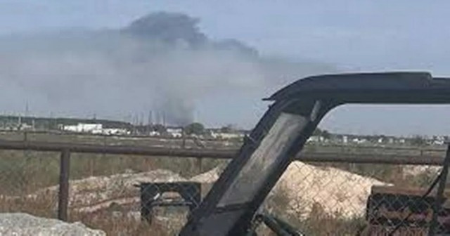 Взрыв на нефтеперерабатывающем заводе в Нью-Мексико вызвал густой дым над Артезией