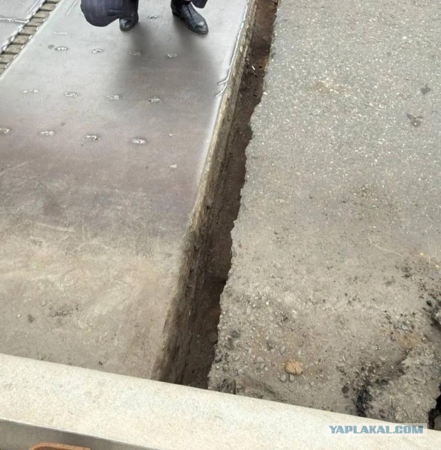 В Астрахани перекрыт Старый мост через Волгу