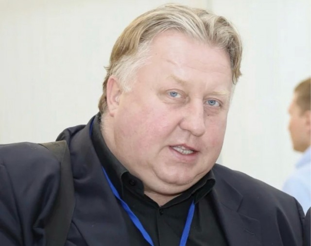 Это что намёк что скоро старые авто порежут. Бензина на всех не хватит.