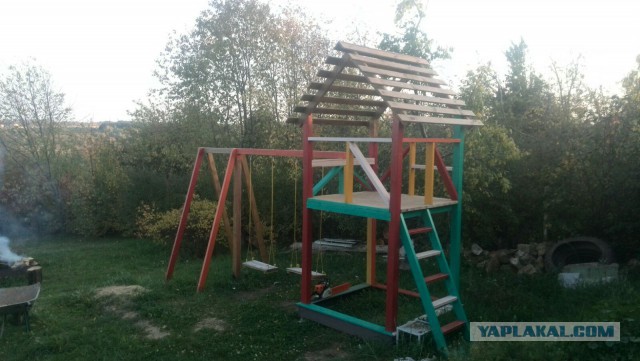 Строительство детской площадки.
