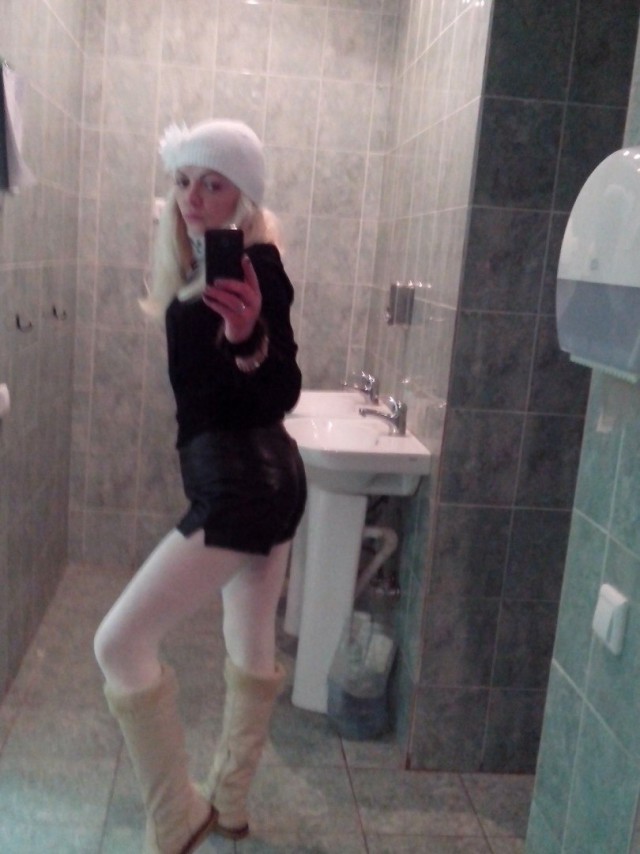 Дуры, хватит выёживаться перед фотиком