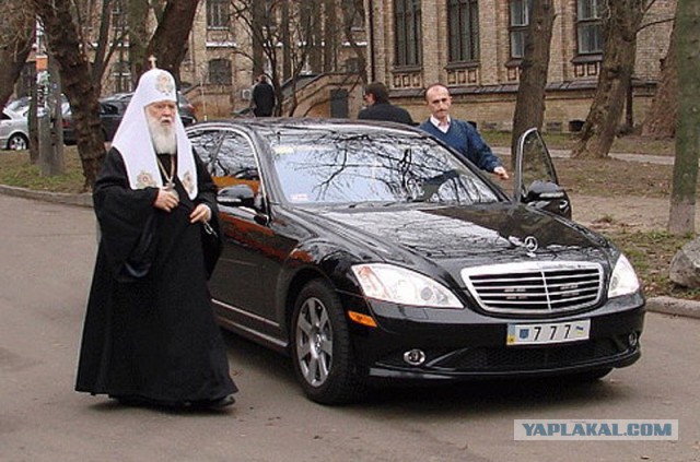 Два патриарха: российский и тайский. Название одинаковое, суть разная.