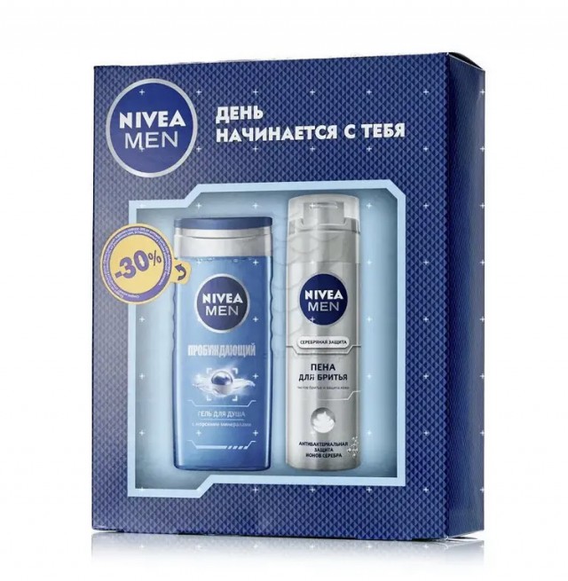 Люди показывают рождественские подарки, которые их по-настоящему порадовали