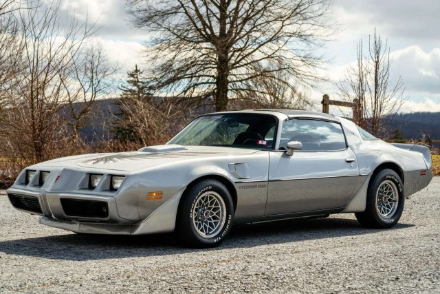 1977 Pontiac Firebird Trans Am Y82. Автопятница №147