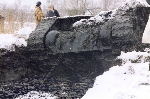 Раскопки огнеметного танка ОТ-34/76