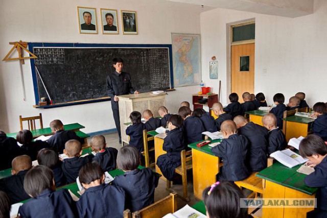 Кадры повседневной жизни в Пхеньяне