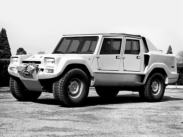 Lamborghini LM002: очень итальянская истори