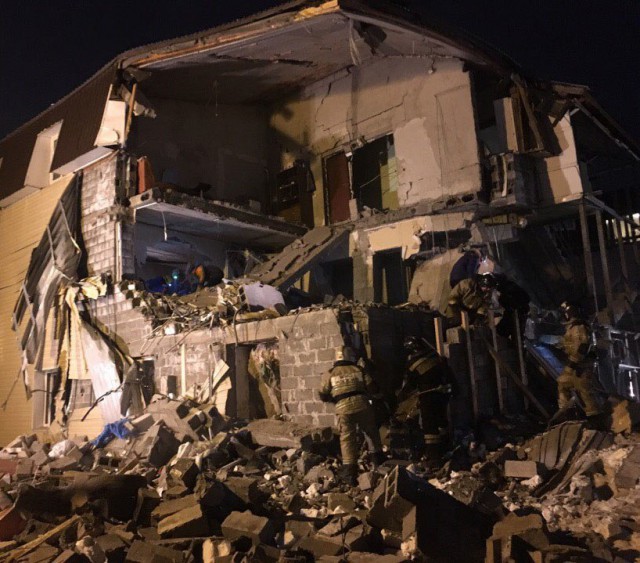 Три квартиры разрушены после взрыва газа в Красноярске