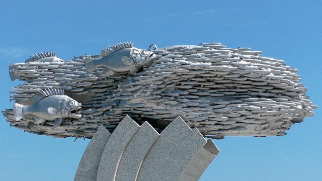 Незаметный памятник крошечной рыбке, спасшей десятки тысяч жизней во время блокады