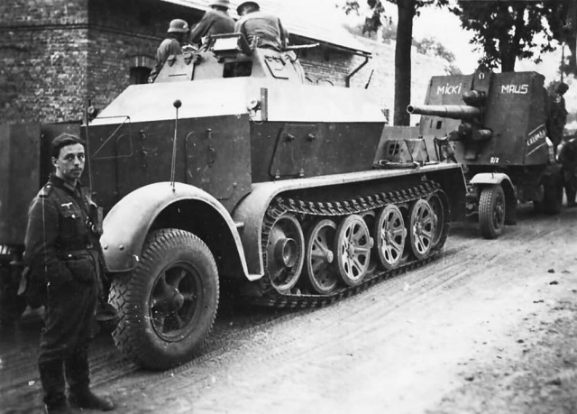 Механокавалерия против народных вагонов в битве за Анну. 1940