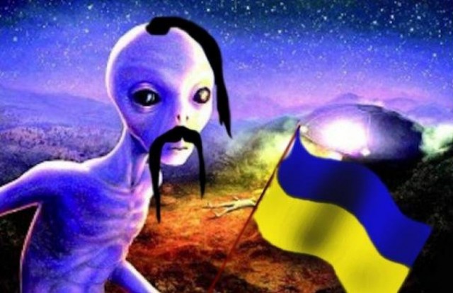 В небе над Киевом яркая вспышка. Возможно метеорит