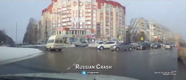 "Про помеху справа не слышал, эээ?"