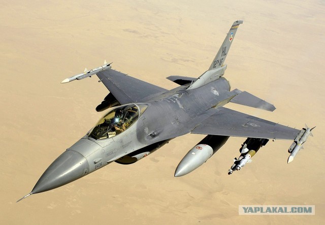 Разбился второй за сутки истребитель F-16