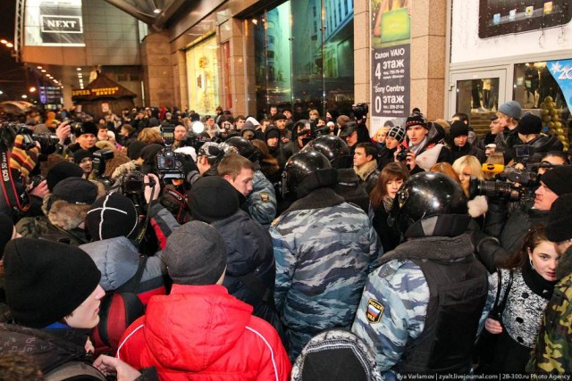 Беспорядки в Москве - продолжение возле Киевского