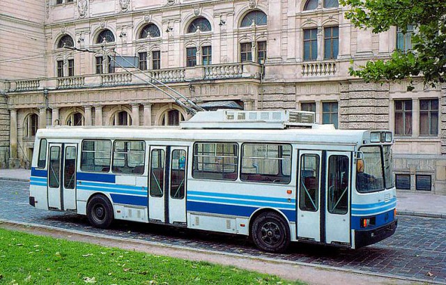 Игра на ЯПе: Угадай АВТО-9