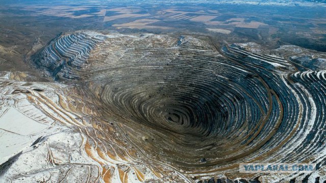10 самых удивительных дыр на Земле