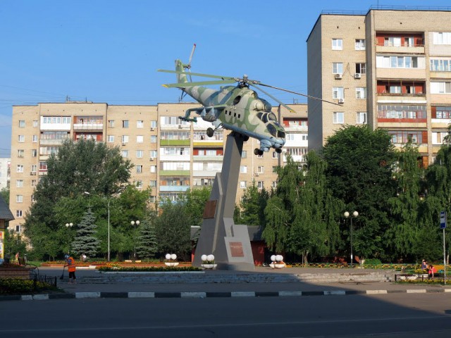 Автомобили на постаменте