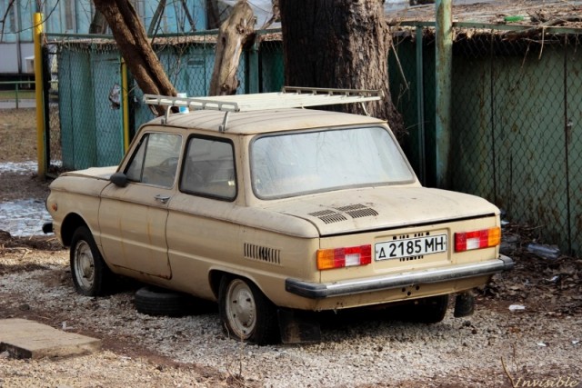 Брошенные автомобили, найденные при сносах московских гаражей