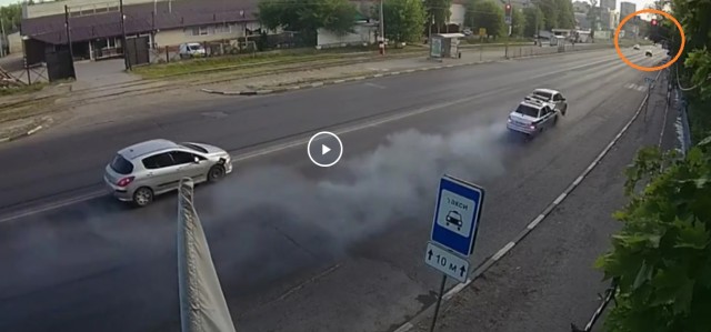 В Ульяновске во время погони разбилась машина ДПС