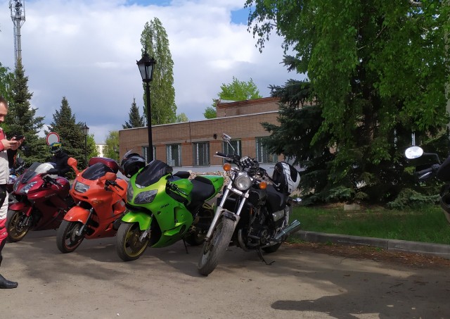 Продам kawasaki zx-12r