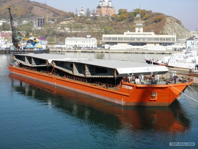 Мостик из бумаги выдерживает 10 человек