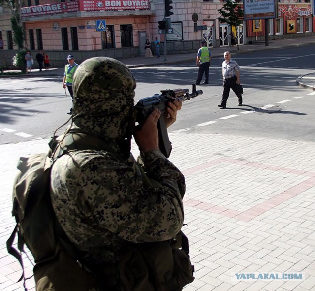 01.07.2014 центр Донецка, вежливые люди