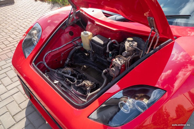 «Не удалось накопить на Ferrari, потому построил ее сам». Красная «Изольда» из белорусской провинции