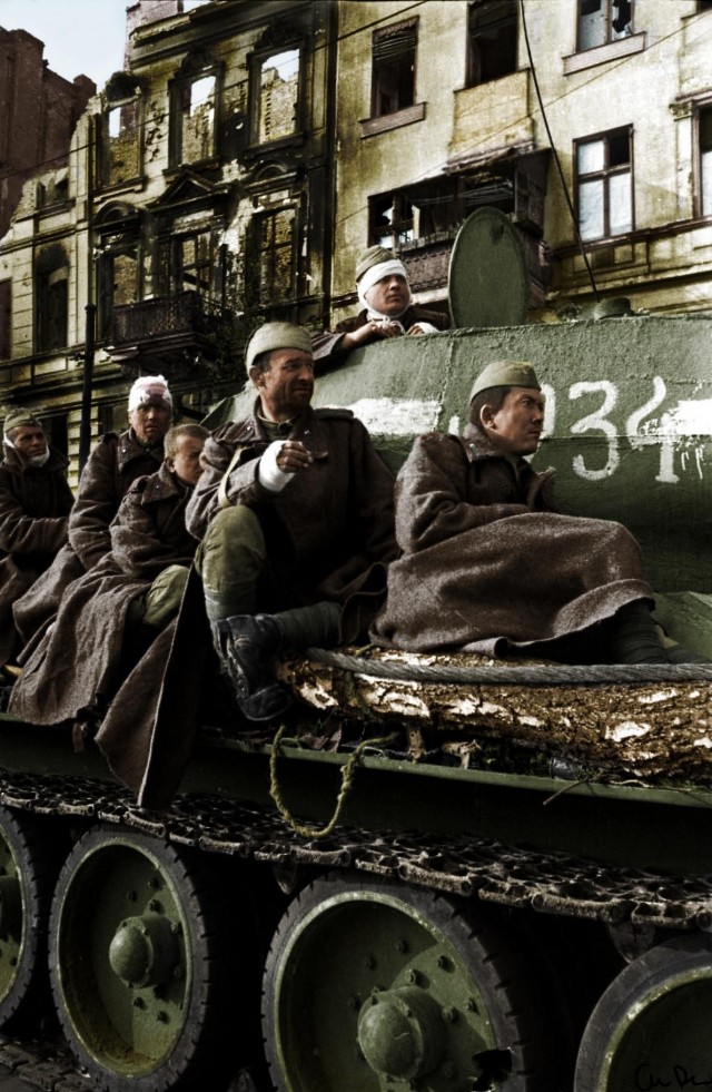 Фотографии связанных с историей Красной и Советской Армии.