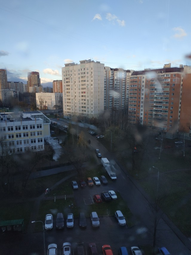 За окном