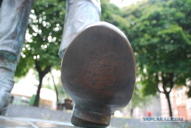 Необычные статуи мира