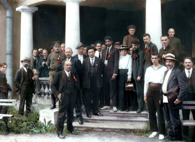 Жизнь Ленина в 35 фотографиях