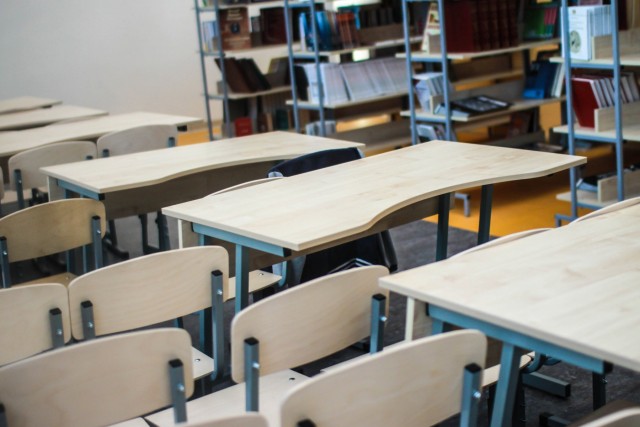 В московской школе сразу 14 девятиклассников не перевели в десятый класс.