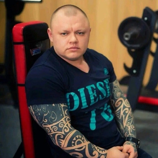 Ну что гусары, кто желает познакомиться?