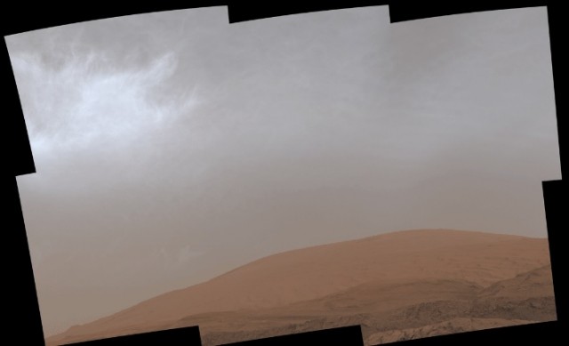 Марсоход Curiosity сфотографировал облака на Марсе