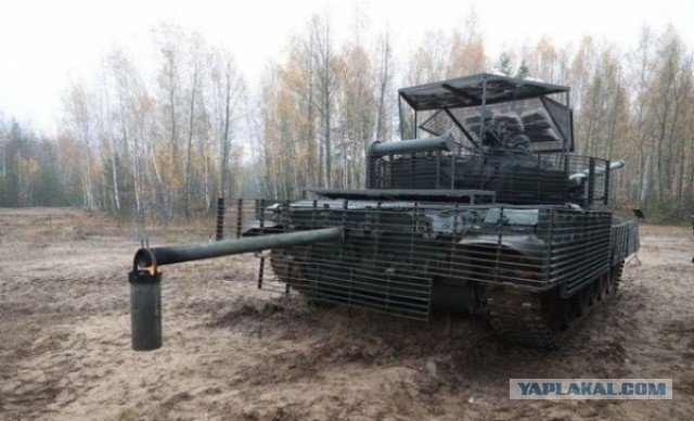 Белорусская армия стягивает к границе с Украиной военную технику с тактическим знаком «В»