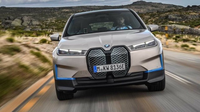 Renault выпустила элитный кроссовер Filante. Цена изделия от 30к.$ (2,35 млн рублей)