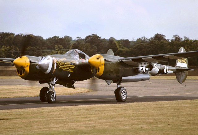 Многоцелевой истребитель P-38 «Lightning»