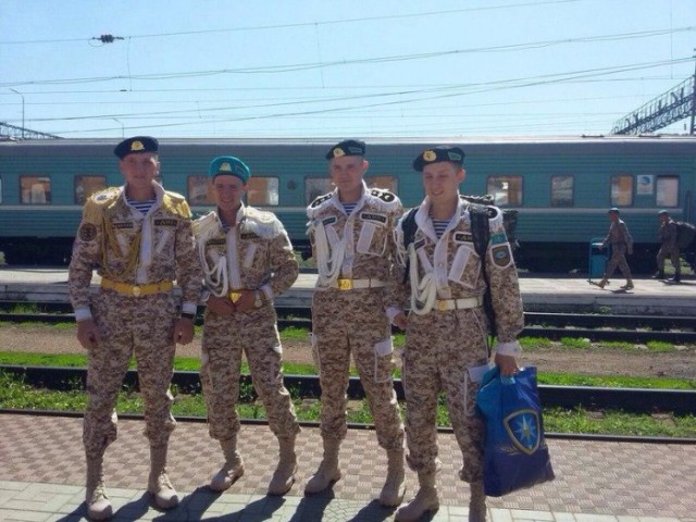 Казахские дембеля возвращаются домой