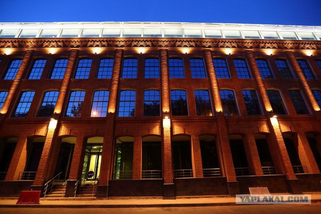 В центре Москвы в новогоднюю ночь снесены исторические здания Паровой фабрики шоколада "Рот-фронт"