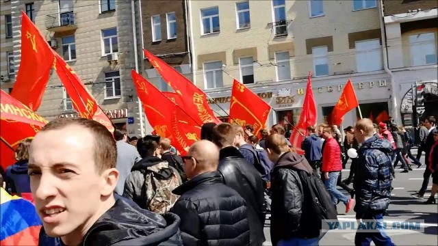 Полиция возбудила дело против мужчины, который с флагом СССР "праздновал" 1 мая