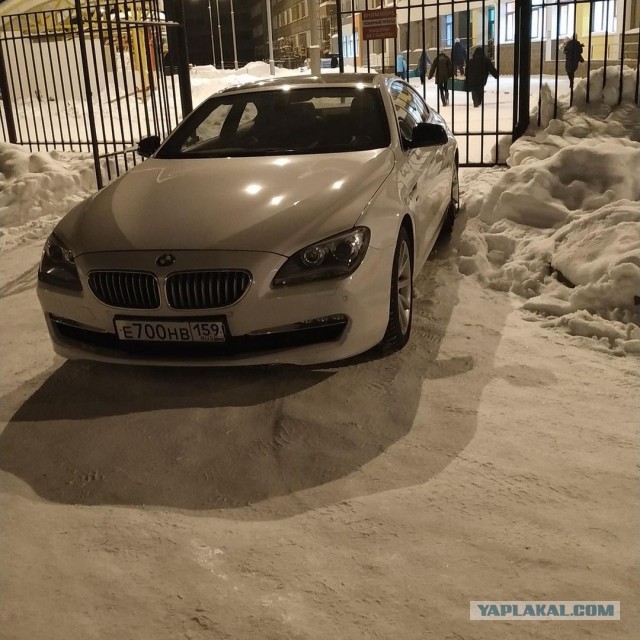 В Уфе автохамка на BMW перегородила проезд к детскому саду